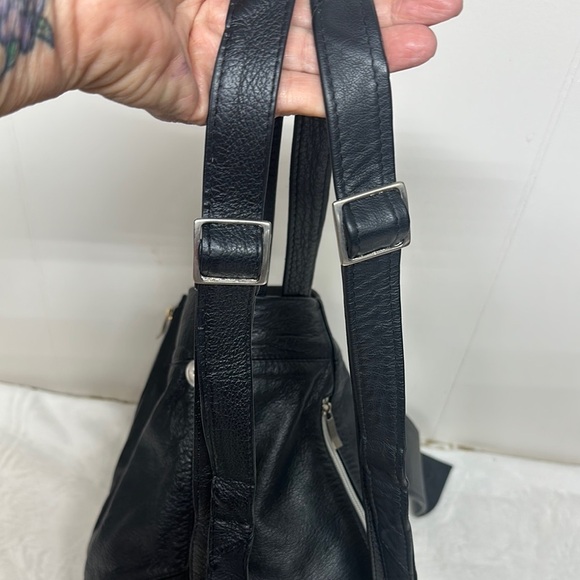 Sleek Black Backpack /Bycketbag with Vertical Zipper - Picture 5 of 13